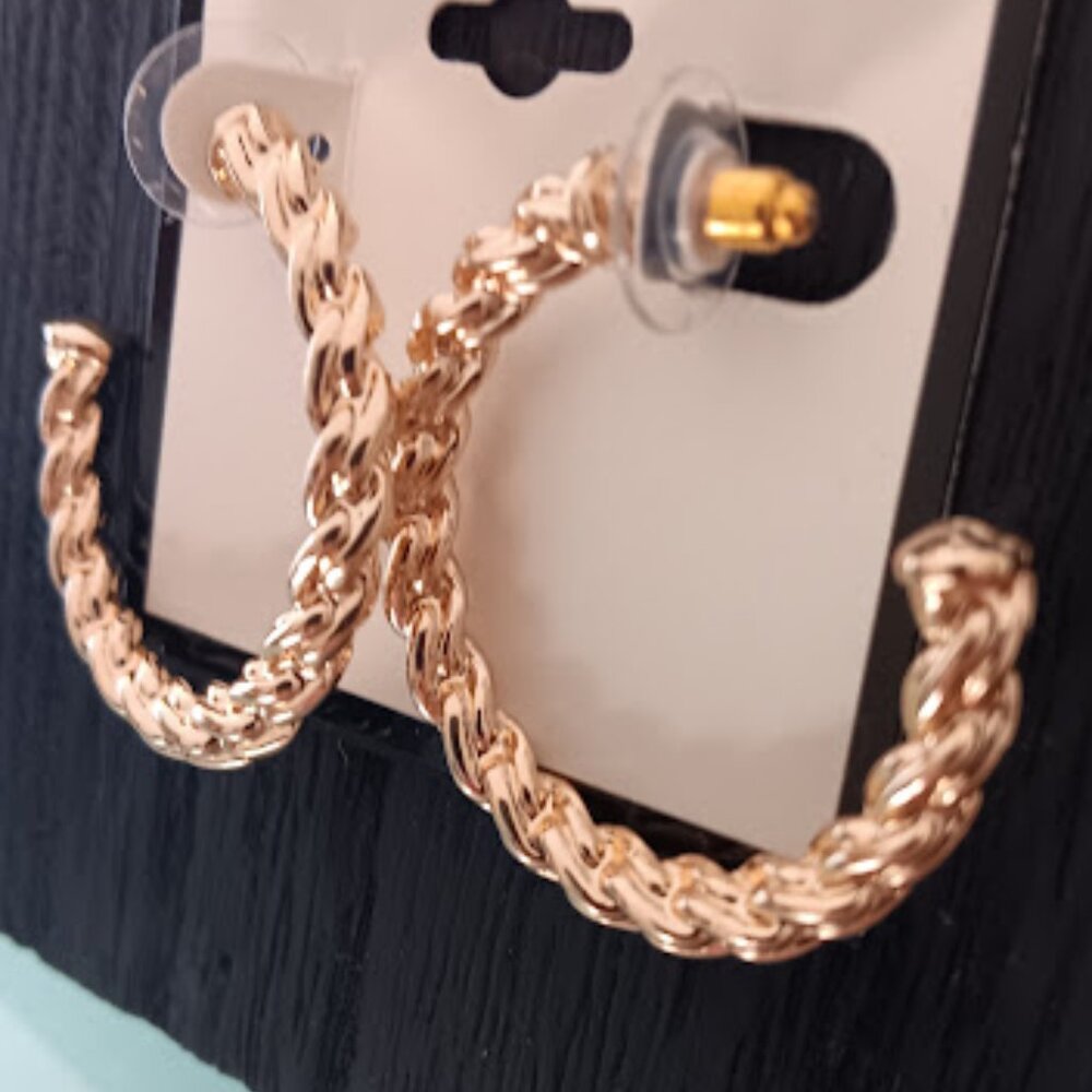 NAPIER 1980's Mod/Contemporary Gold Chunky Rope 1.5" Hoop Earrings**NEW!